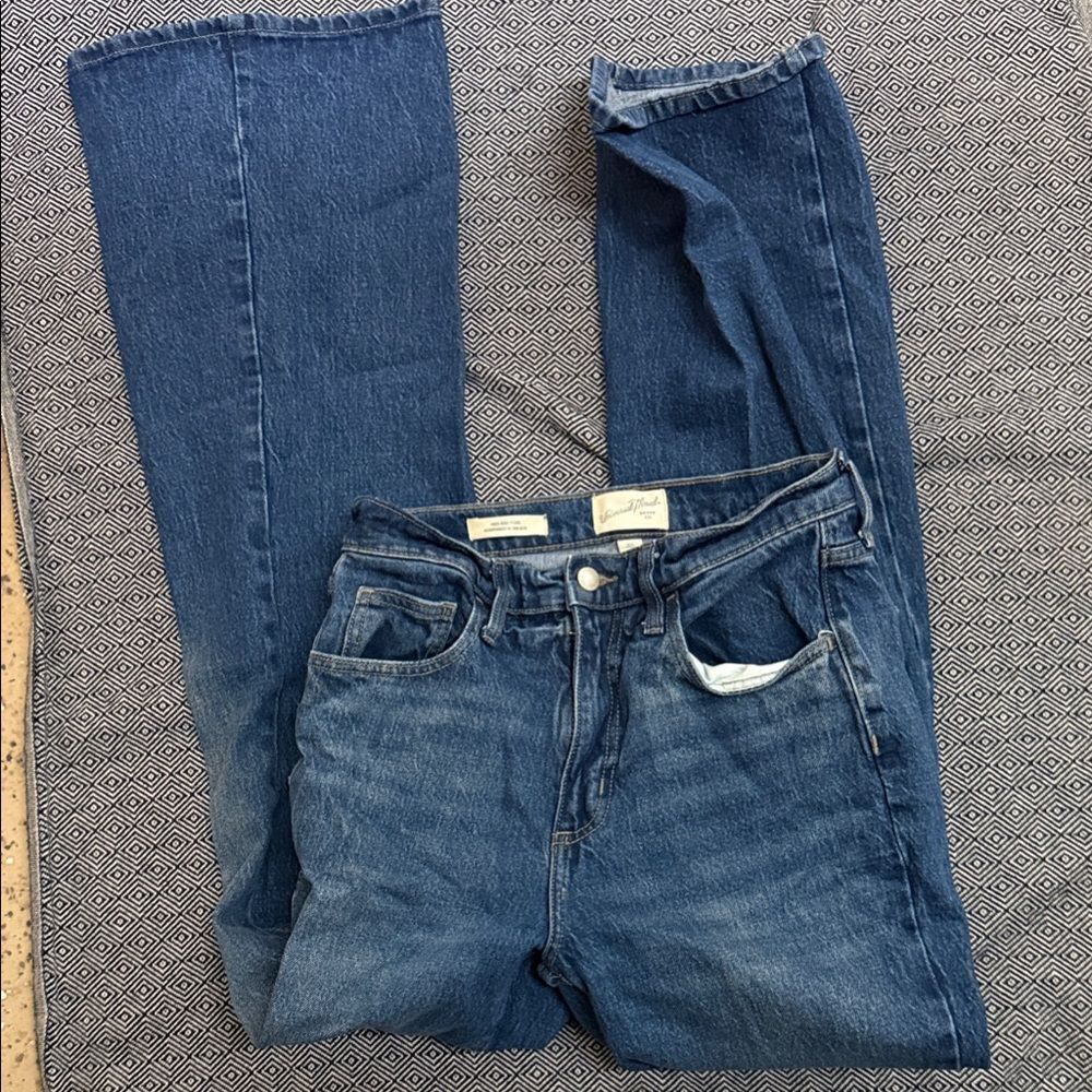 Universal Thread Medium Blue High Rise Jeans 6R